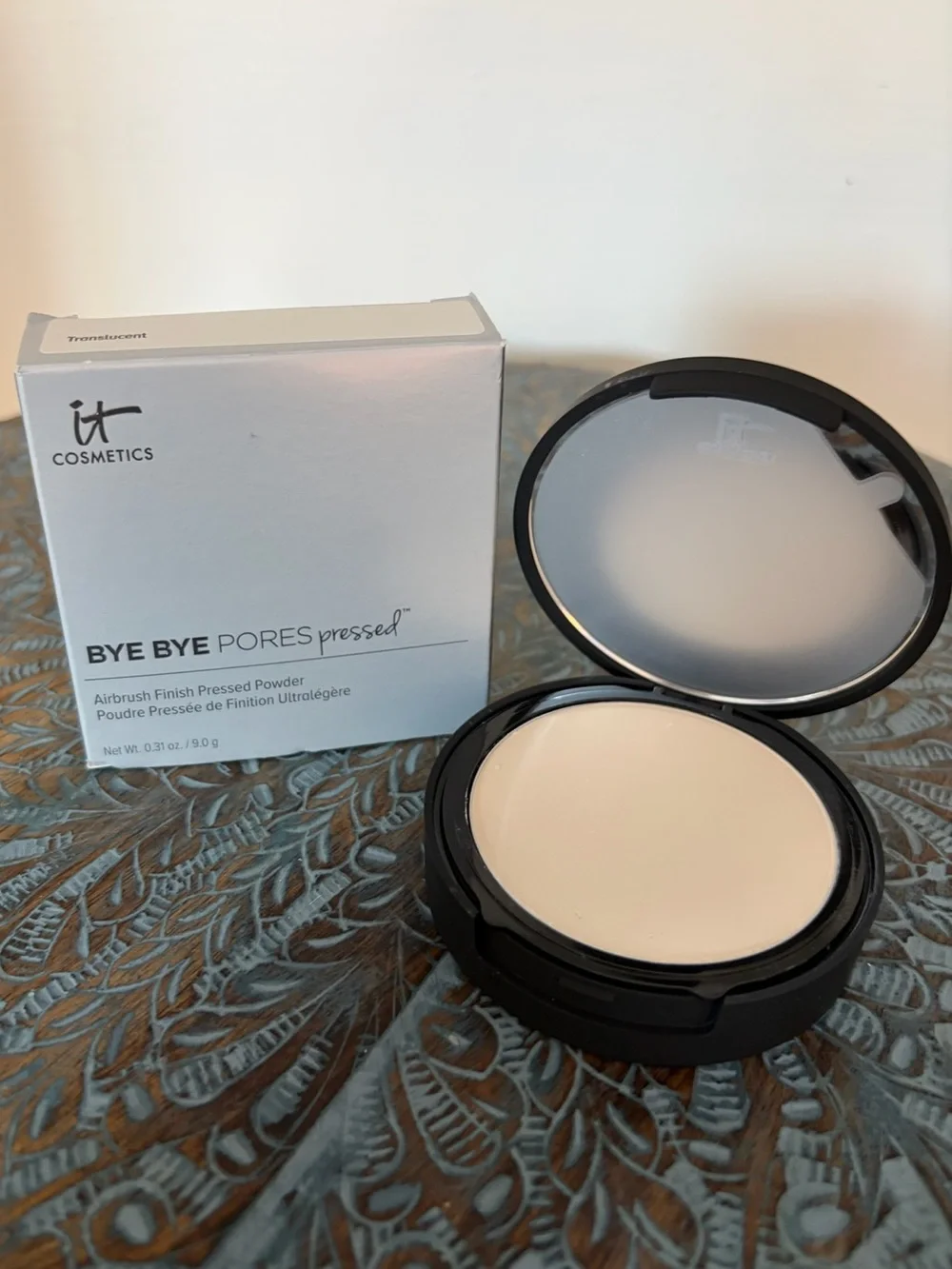 Brand New! IT Cosmetics Bye Bye Pores Pressed Translucent Setting Powder